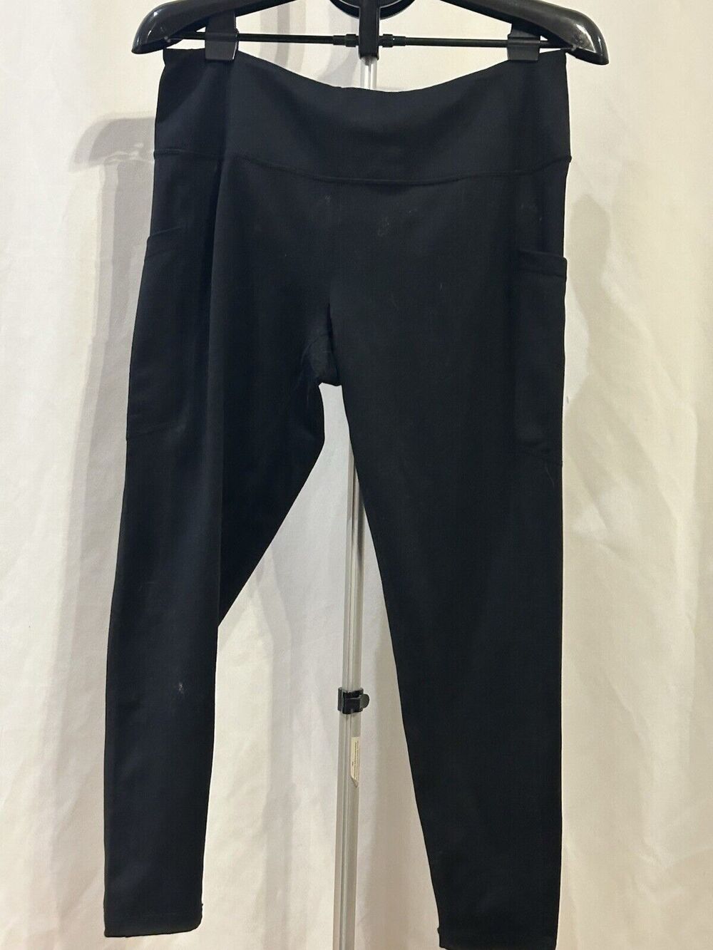 Zella Black Cropped Leggings Women's size XL